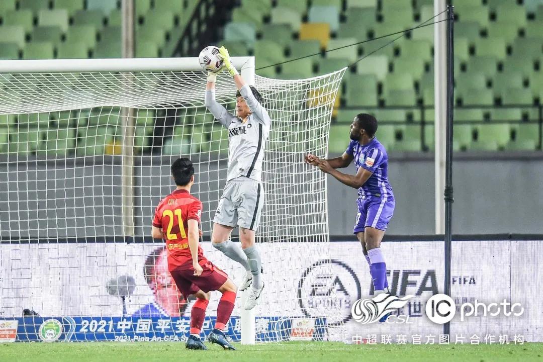 مباراةالأهليوبيراميدزبثمباشريوتيوبكلماتحتاجمعرفتهلمتابعةالمباراة