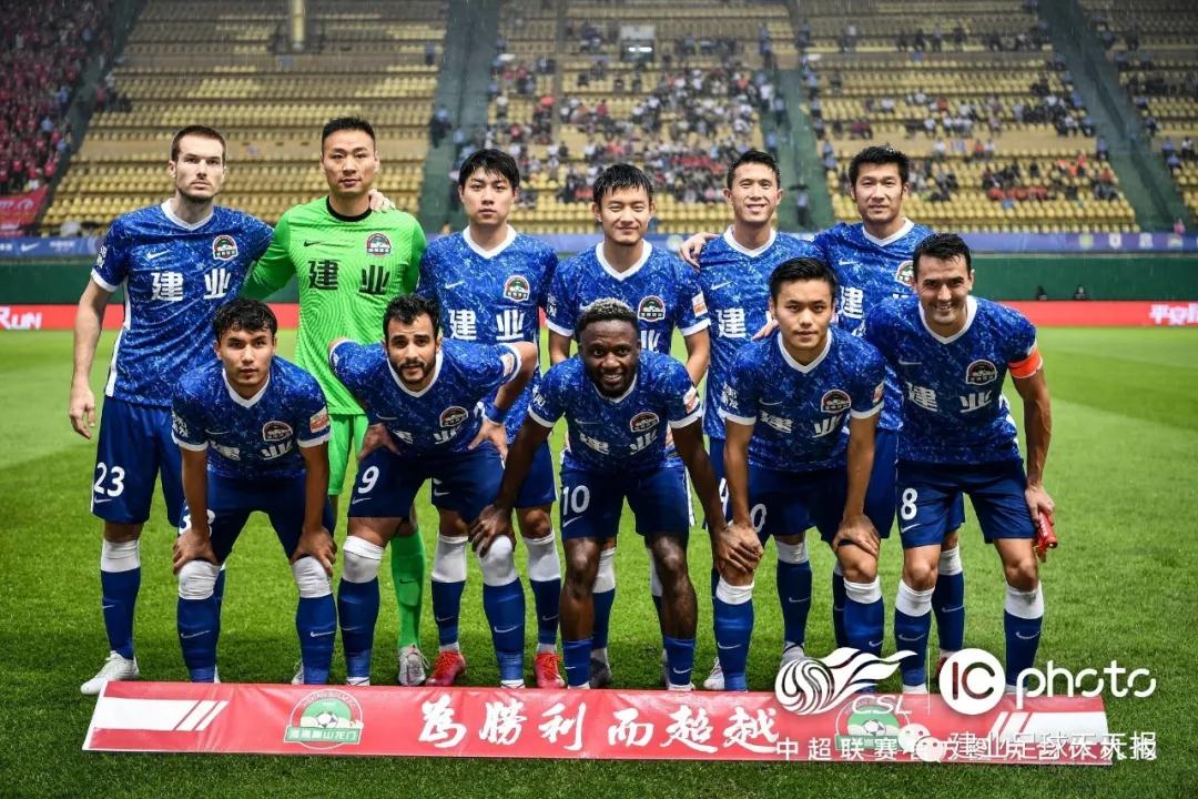 هدافين الدوري السعودي للمحترفين 2025من يتصدر سباق التهديف؟