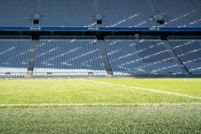 ليفربول ضد توتنهام بث مباشر الاسطورةمواجهة ملحمية في الدوري الإنجليزي